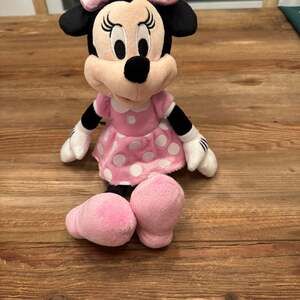 Disney Singing MINNIE Mouse Happy Helper 12" Plush Toy 4 Fun Phrases